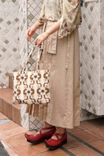 画像をギャラリービューアに読み込む, Geometric Flower Reversible Bag