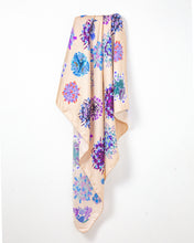 画像をギャラリービューアに読み込む, Floriferous Macrocosm squared scarf -Pink