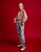 画像をギャラリービューアに読み込む, Floating Flower Print Trouser Lavender