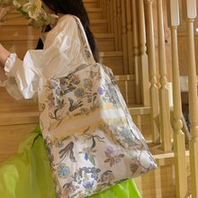 画像をギャラリービューアに読み込む, Floriferous Macrocosm Fabric Bag