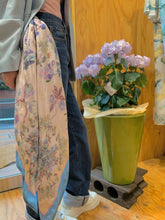 画像をギャラリービューアに読み込む, Floriferous Macrocosm squared scarf -Pink