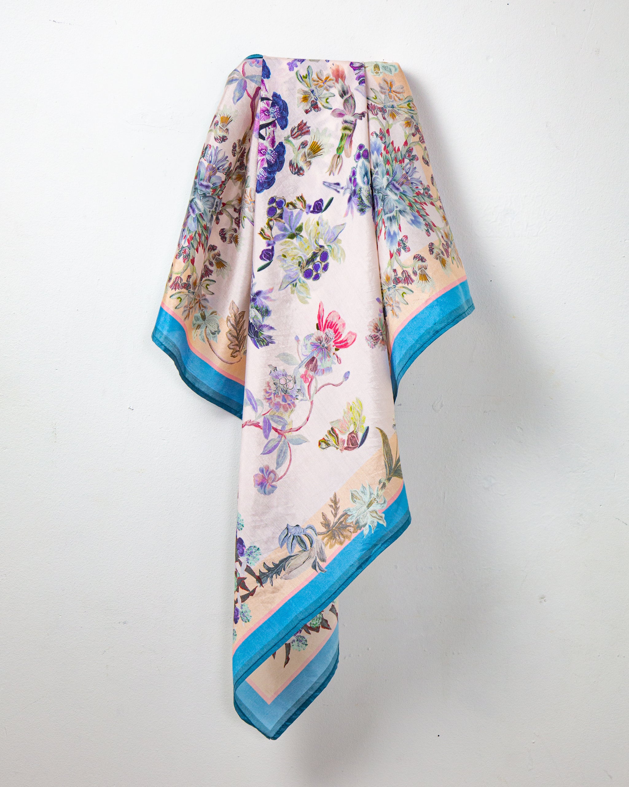 Shade yoshiya keiko サテン切り替え 刺繍ブラウス М Shade yoshiya keiko サテン切り替え 刺繍ブラウス М（SCARF