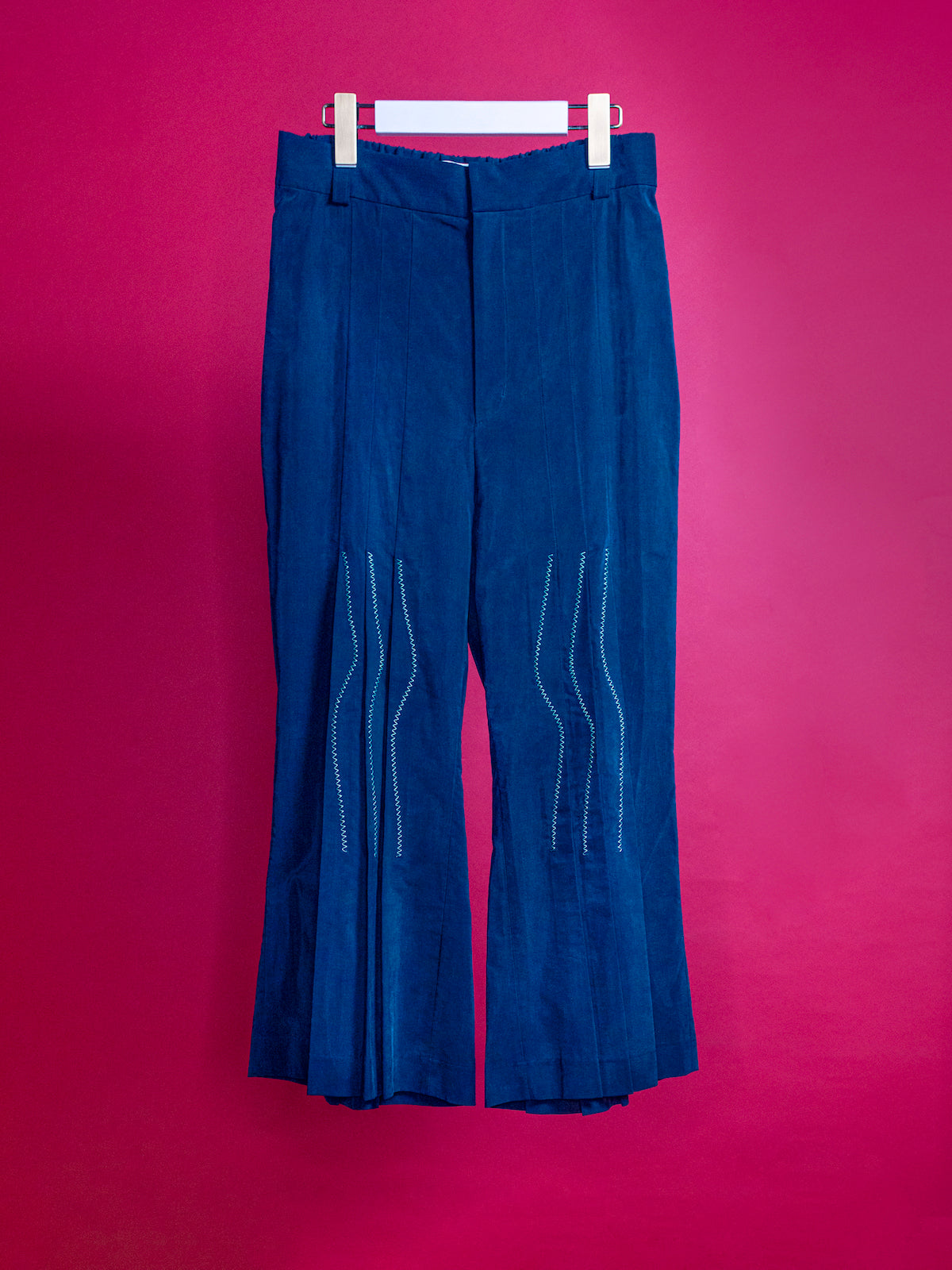 Sigmoid tuck Trouser
