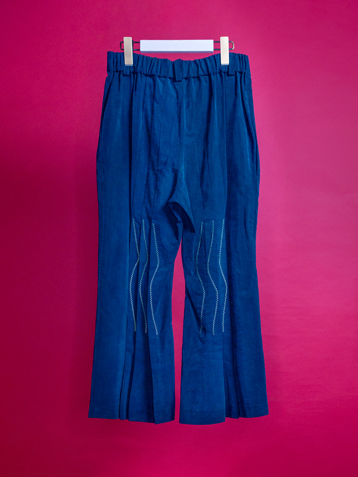 Sigmoid tuck Trouser