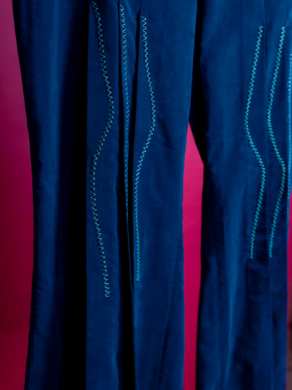 Sigmoid tuck Trouser