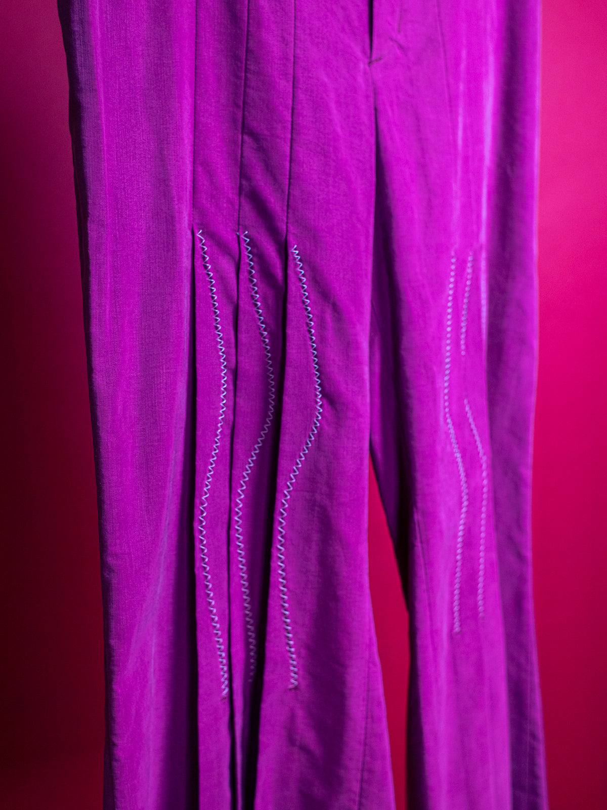 Sigmoid tuck Trouser