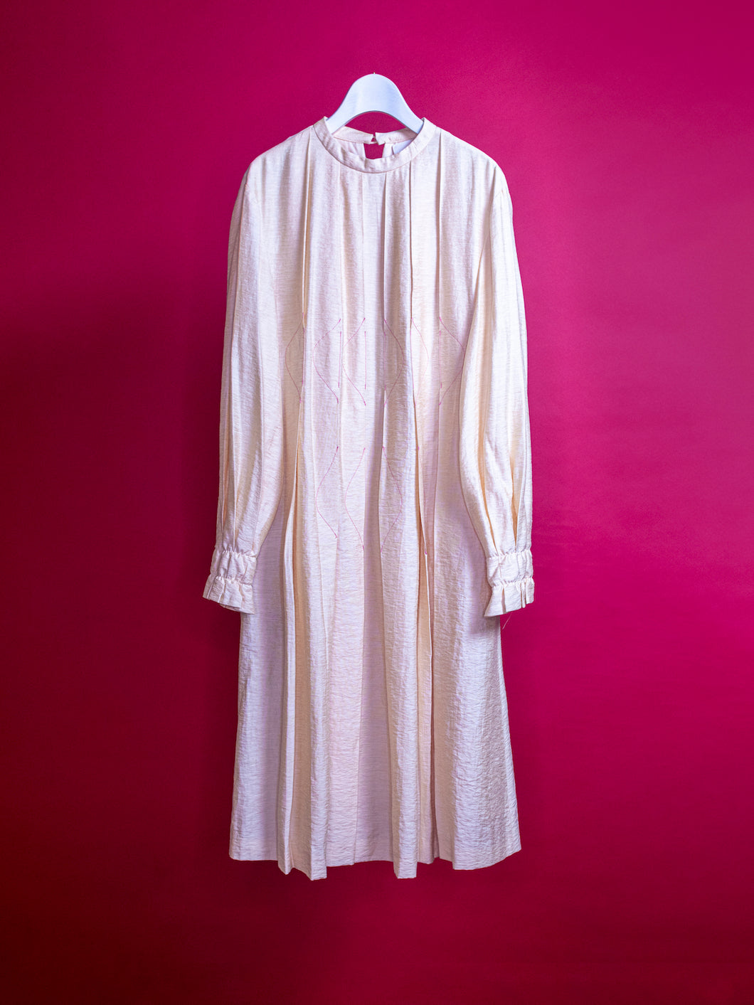 Sinuous tuck Dress