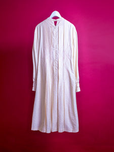 Sinuous tuck Dress
