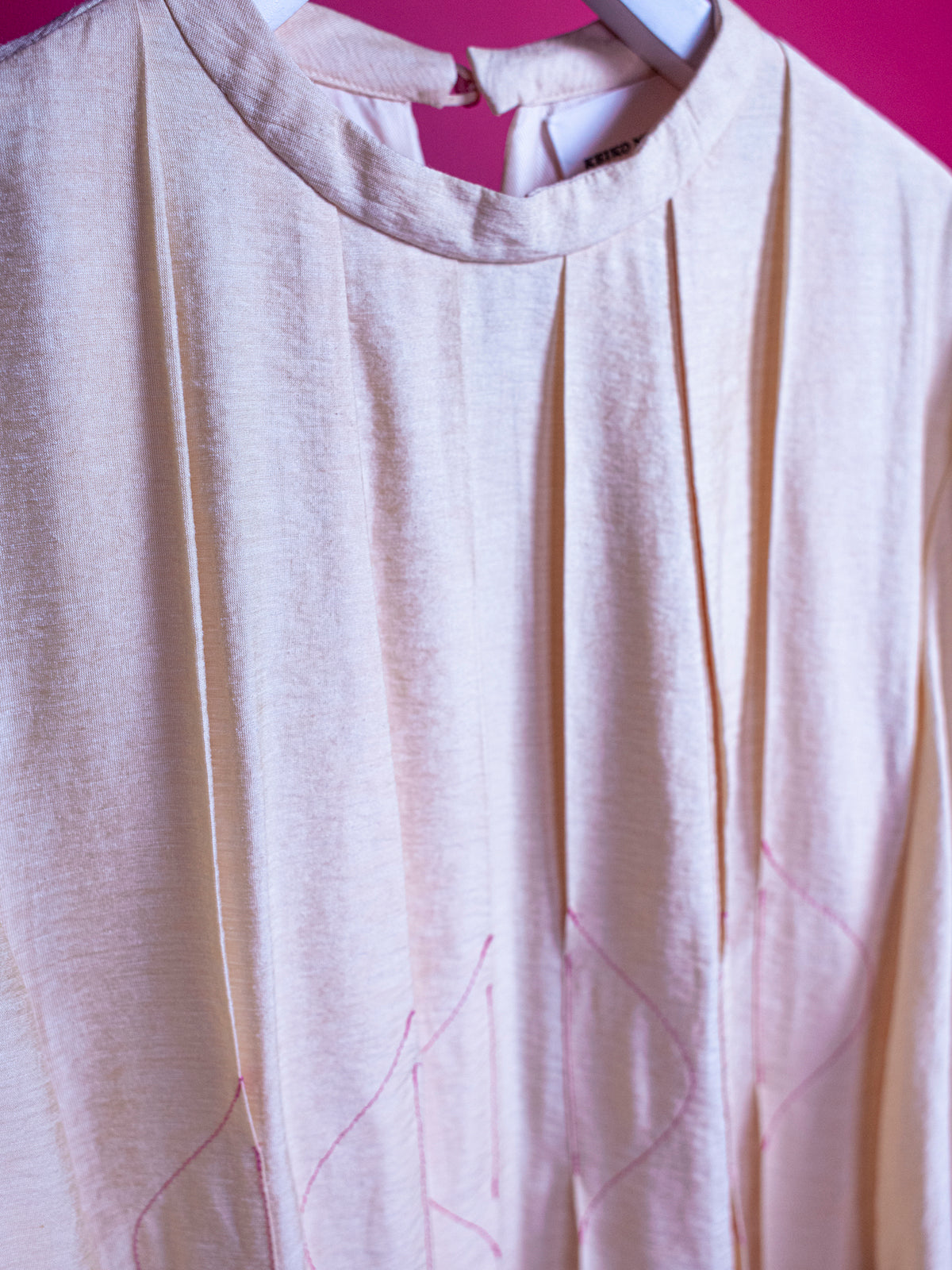 Sinuous tuck Dress