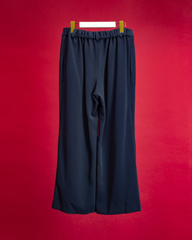 Sinuous tuck Trouser