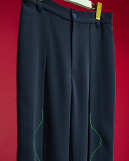 Sinuous tuck Trouser