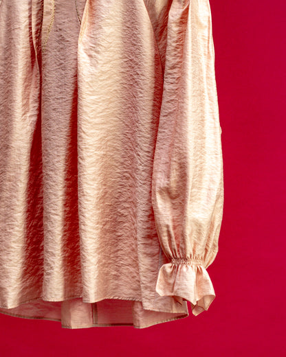 Surpentime line tuck Blouse