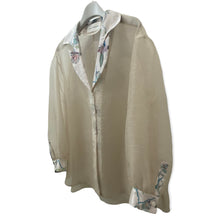 画像をギャラリービューアに読み込む, Organdie Tailor collar Shirt -Beige &amp; pink
