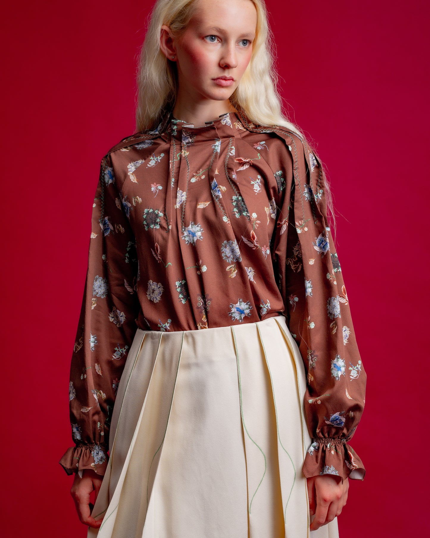 Hosouge Floral Printed Blouse-Brown