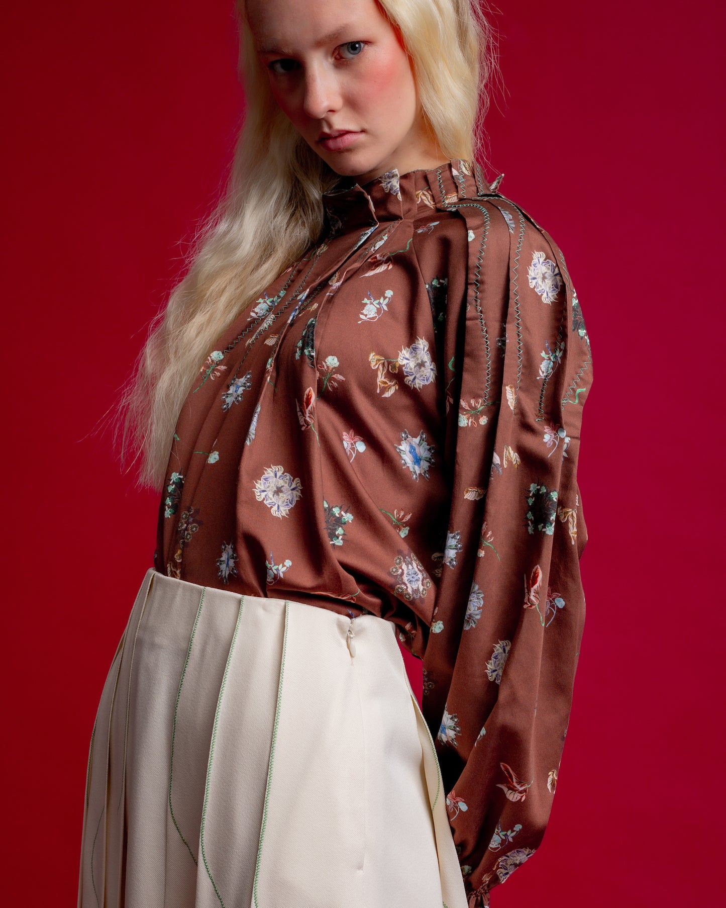 Hosouge Floral Printed Blouse-Brown