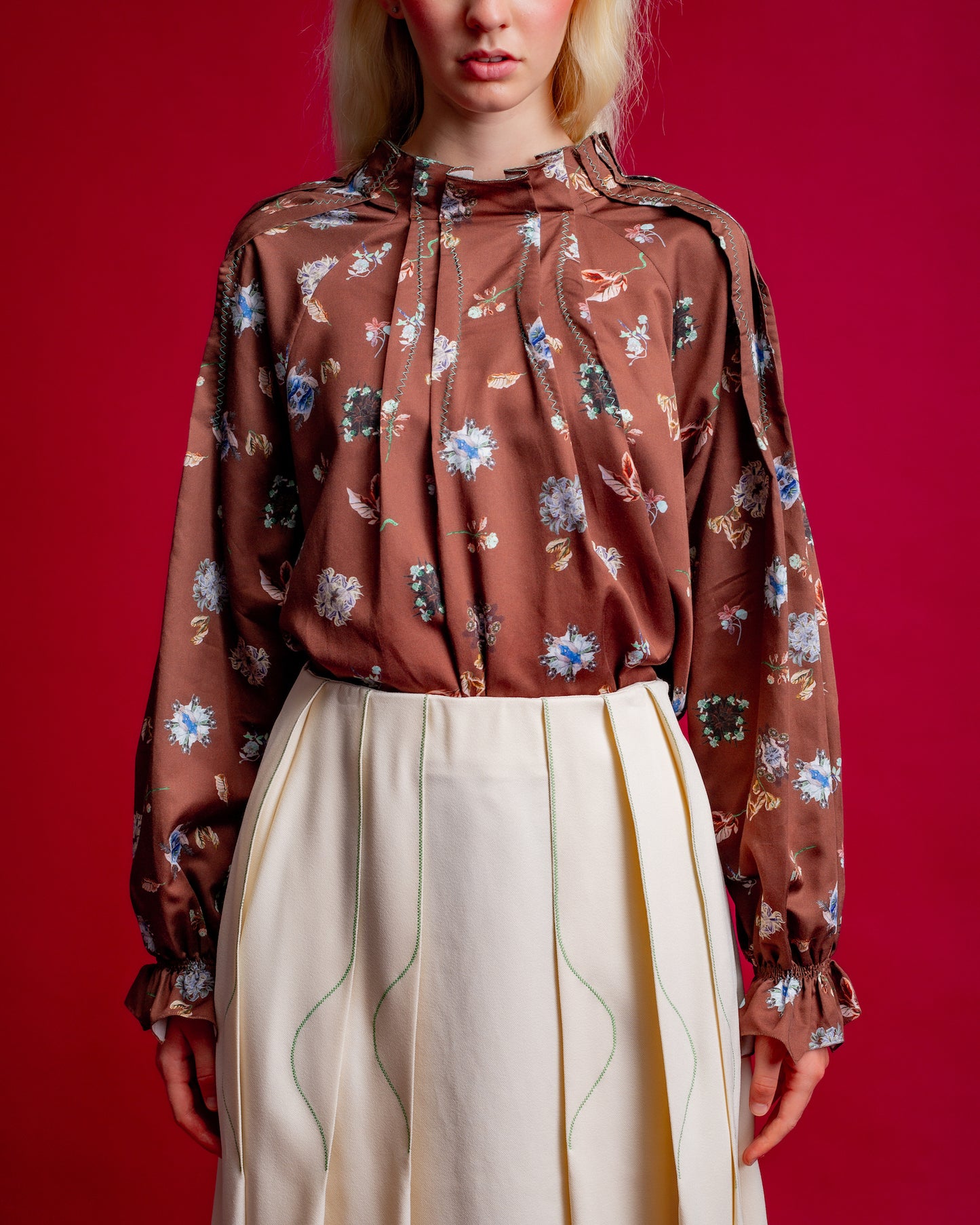 Hosouge Floral Printed Blouse-Brown