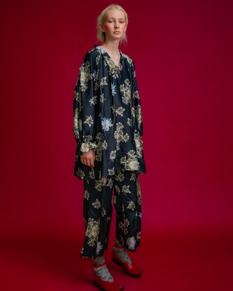 Floating Flower Crest Print Blouse