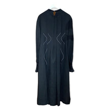 画像をギャラリービューアに読み込む, Sinuous tuck Dress
